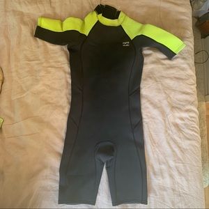 Billabong boys youth wetsuit size Y-16